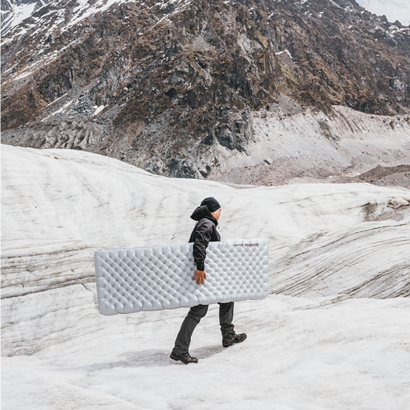 Naturehike ultralehká nafukovací karimatka R8.8 obdelník 570g - stříbrná